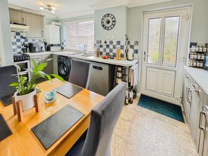 Kitchen-Diner- click for photo gallery